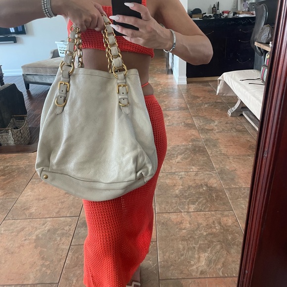 100% Authentic  Prada beige leather with sheen. Gold Hardware - Picture 6 of 11